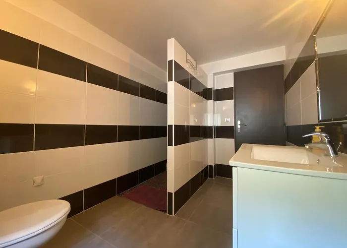 Bas De - Canella Apartmán *